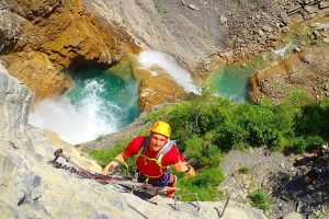 Vía Ferrata del Sorrosal en Broto – Aventura en la cascada de Ordesa