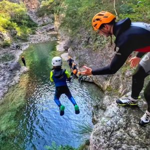 Barranquismo con Niños y en Familia en Huesca: Pirineos y Ordesa en Aínsa