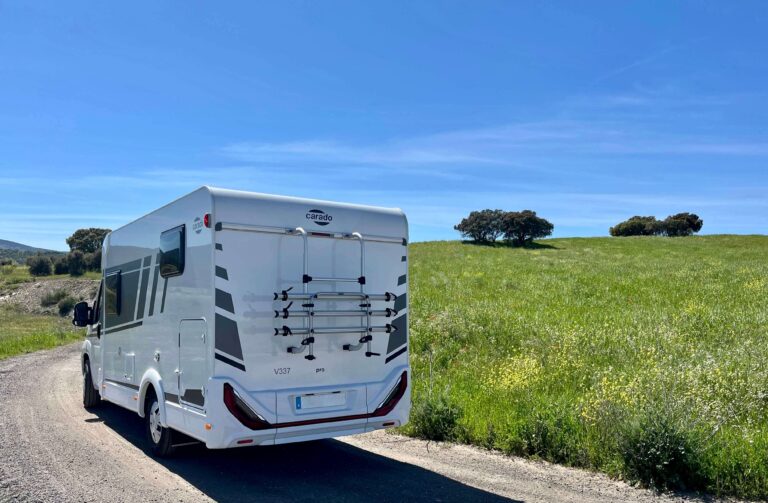 Alquiler 4 plazas Carado V337 en Málaga